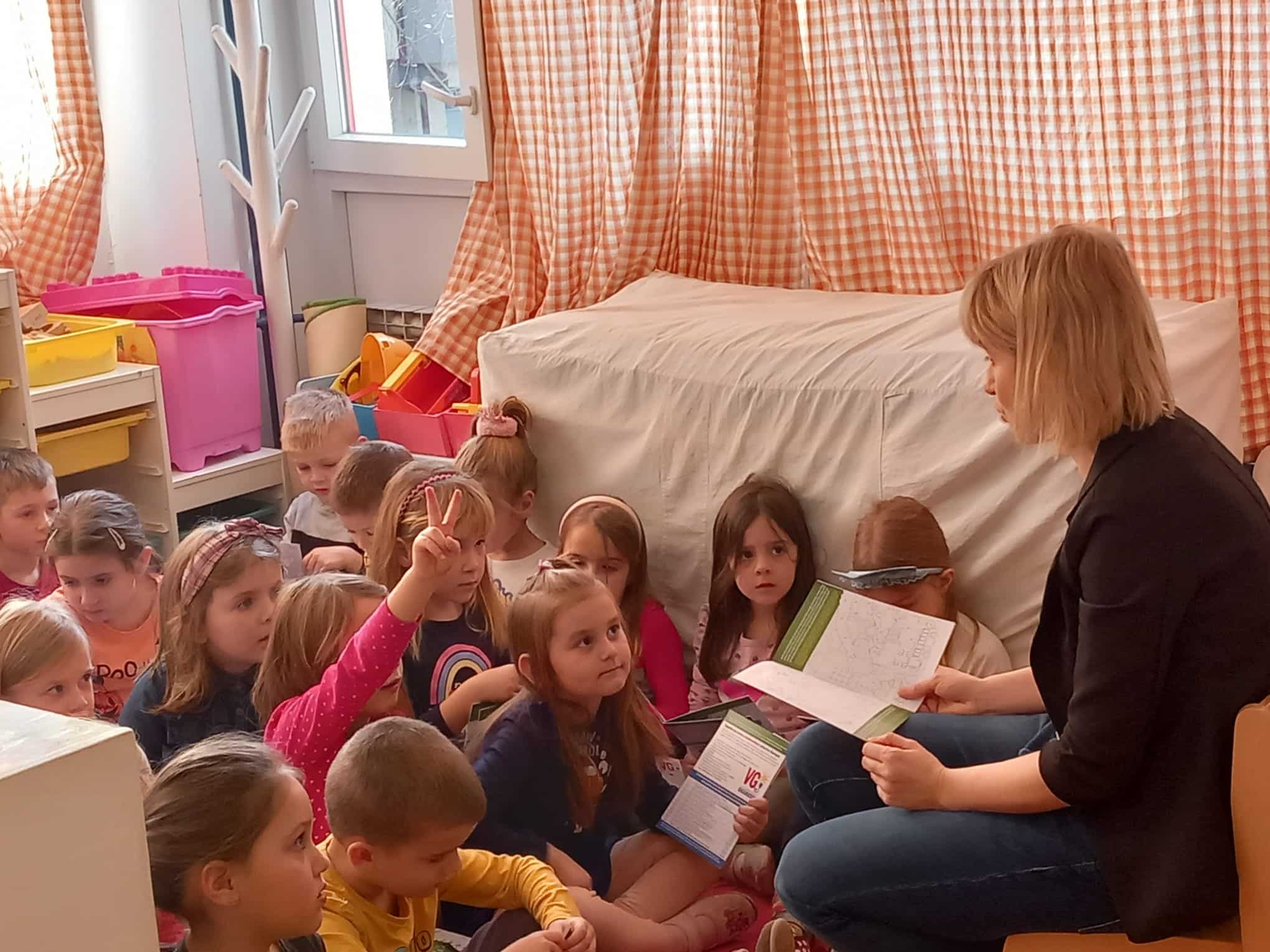 Read more about the article Education in kindergartens and primary schools